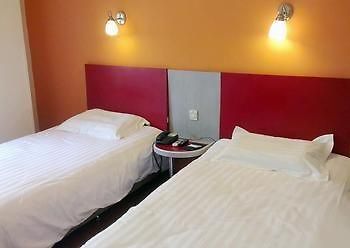 Motel 168 Shanghai Pudong Huinan Metro Station Tesco Buitenkant foto