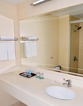 Motel 168 Shanghai Pudong Huinan Metro Station Tesco Buitenkant foto